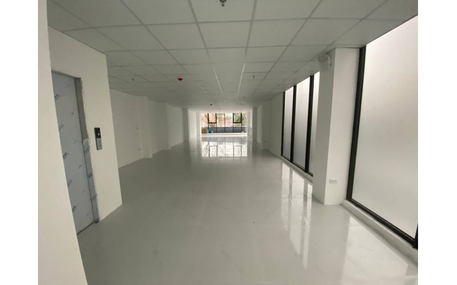 CC CẦN CHO THUÊ NHÀ VÕ CHÍ CÔNG, TÂY HỒ, 6 TẦNG, THÔNG SÀN, THANG MÁY MT 6M, 230M2, GIÁ 198 TRIỆU/THÁNG - KD ĐỈNH